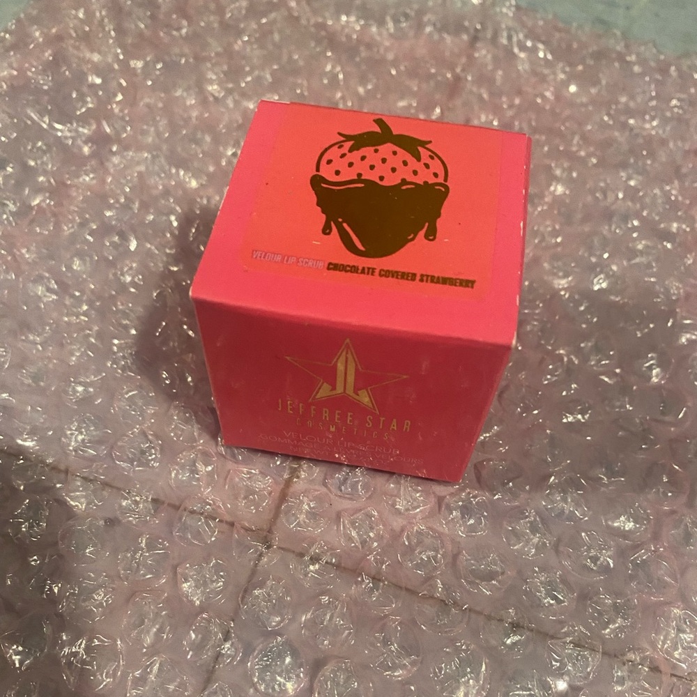 Jeffree star lip scrub – chocolate strawberry NIB